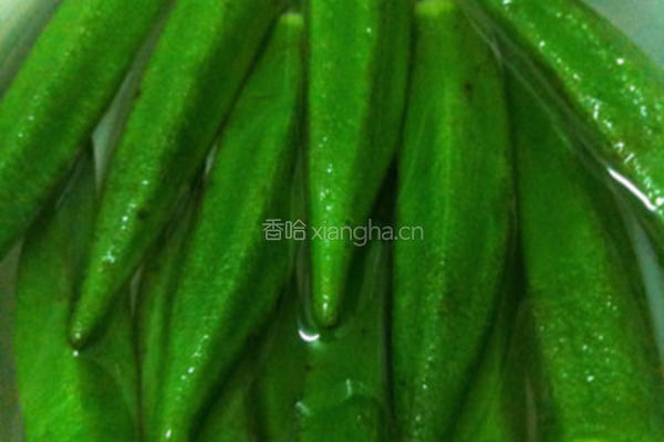 梅子酱渍番茄秋葵的做法图解3