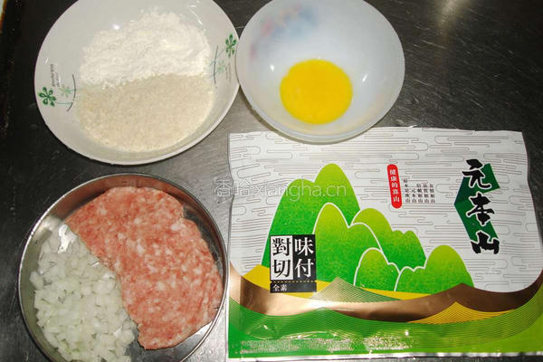日式海苔炸肉饼的做法图解1