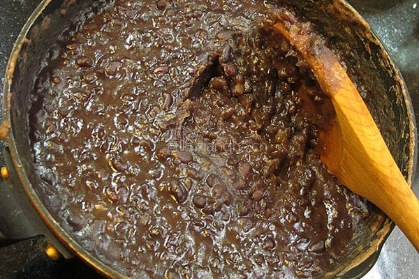 红豆鲜奶面包的做法图解4