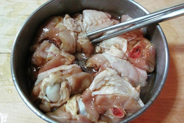 甜椒薯仔鸡翼的做法图解2