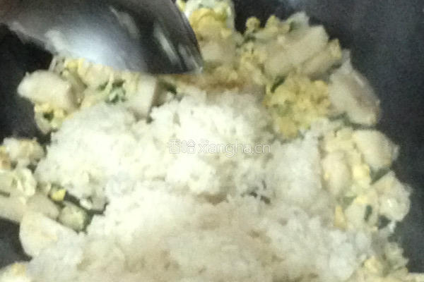 墨鱼丸炒饭的做法图解4