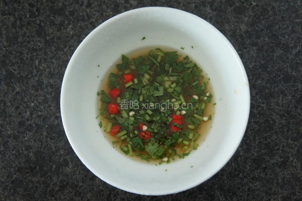 芒果虾仁沙拉的做法图解3