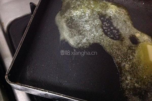 秋葵佐奶油鲑鱼蛋的做法图解1