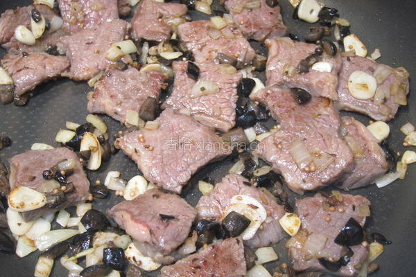 香料橄榄牛小排的做法图解3