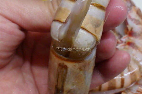 干煎明虾佐的做法图解2