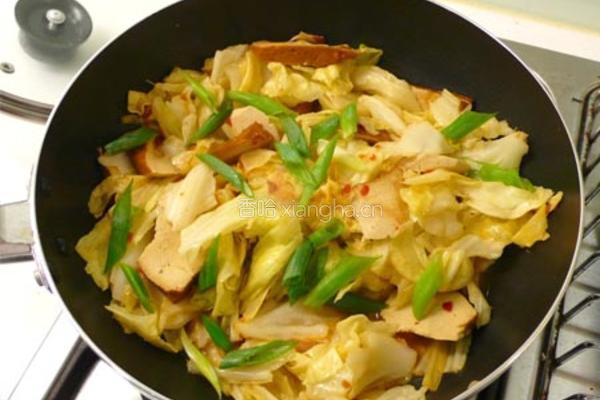 豆瓣香干炒白菜的做法图解5