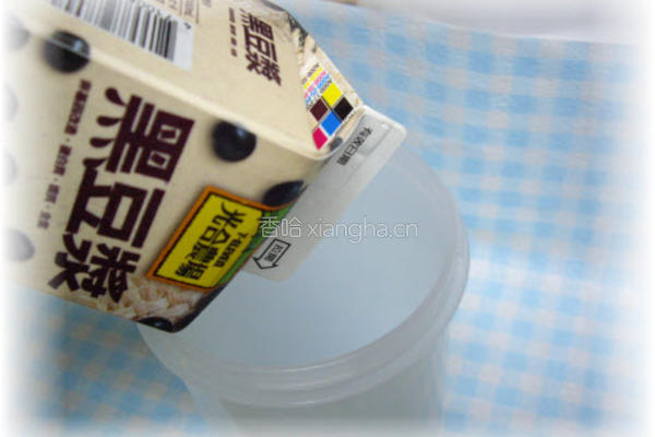 麦片黑豆浆酸奶的做法图解1