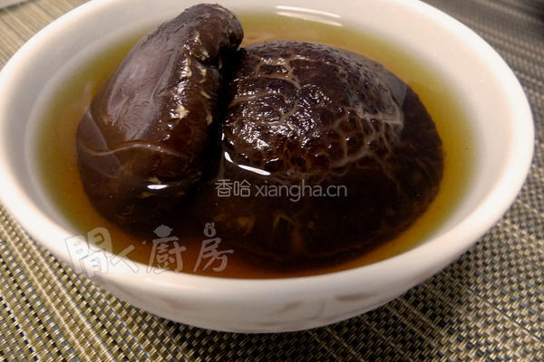 萝卜冬菇鱼松汤的做法图解2