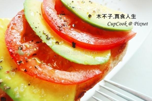 橄榄油酪梨烤土司