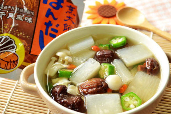菇菇萝卜养生汤的做法图解7