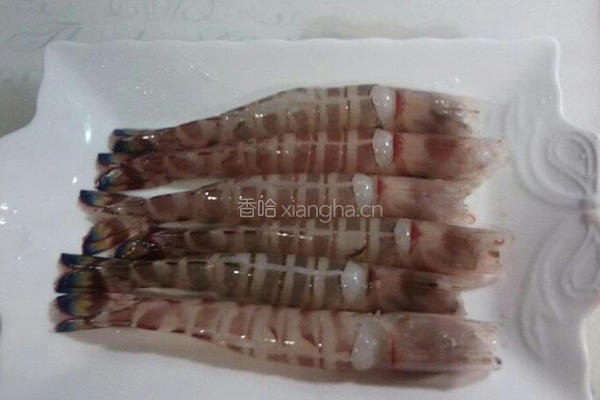 干煎明虾的做法图解1