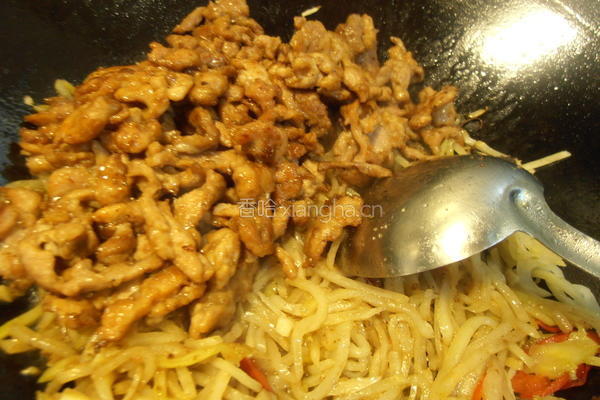 榨菜肉丝板条的做法图解6