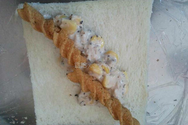 海苔喀哩鲔鱼卷的做法图解9