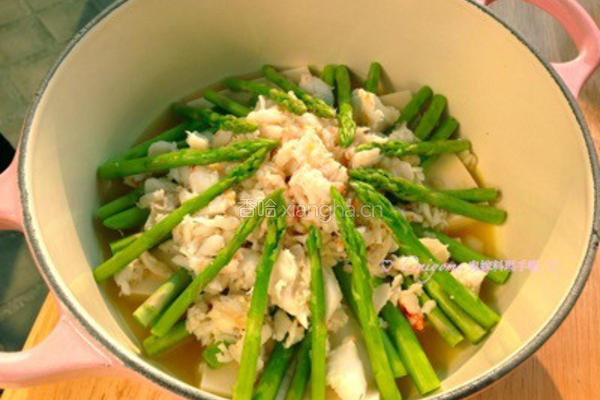 芦荀豆腐扒蟹肉的做法图解2