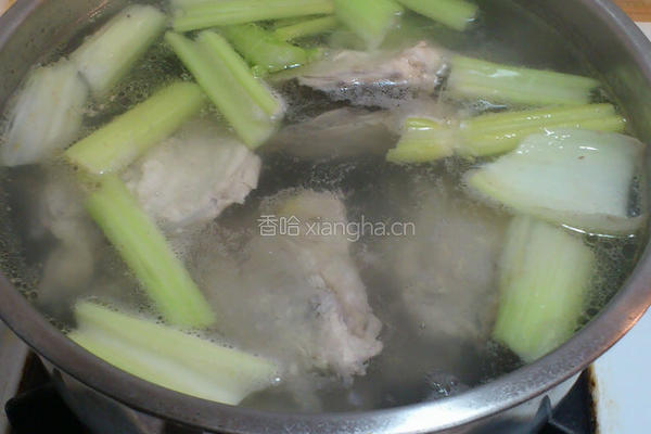 鲑鱼一夜干味噌汤的做法图解1