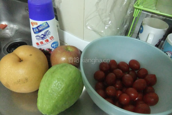 综合水果拼盘的做法图解1
