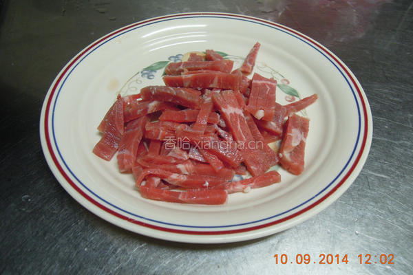 牛肉炒秋葵的做法图解2