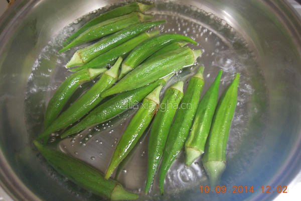 牛肉炒秋葵的做法图解1