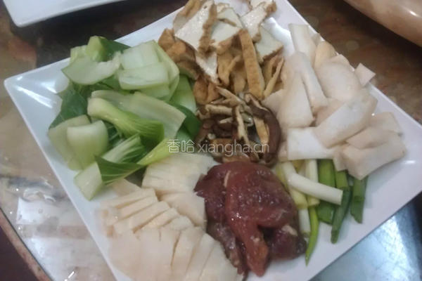 家常豆腐定食的做法图解1