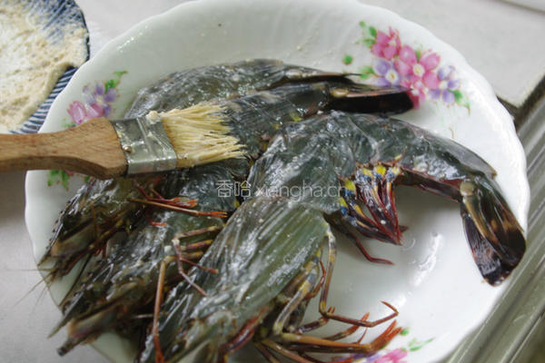 蒜泥蒸大虾的做法图解2