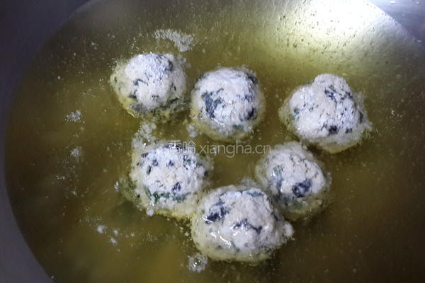 金沙豆腐海苔球的做法图解5