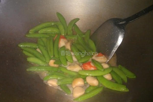 干贝蟹肉炒甜豆的做法图解3