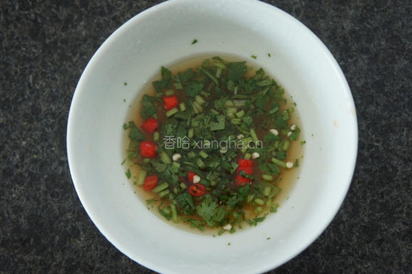 芒果虾仁沙拉的做法图解3