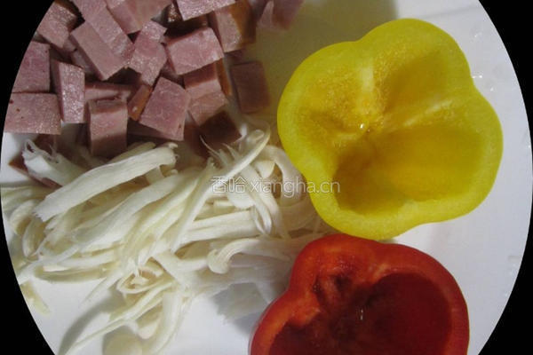 甜椒镶饭的做法图解1