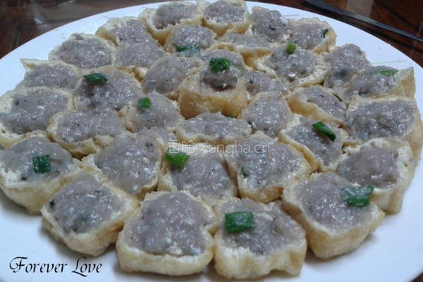 豆卜酿鲮鱼肉的做法图解1