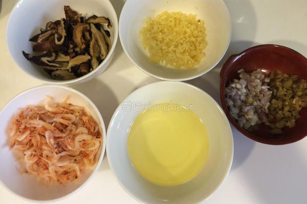 樱花虾油饭的做法图解4