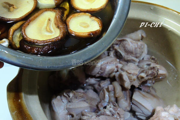 黑枣香菇鸡汤的做法图解4