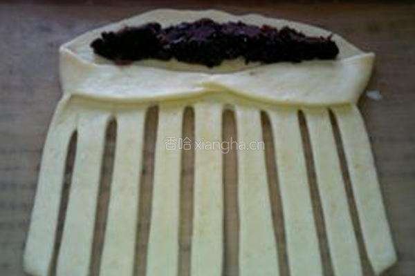 红豆牛奶花型面包的做法图解7