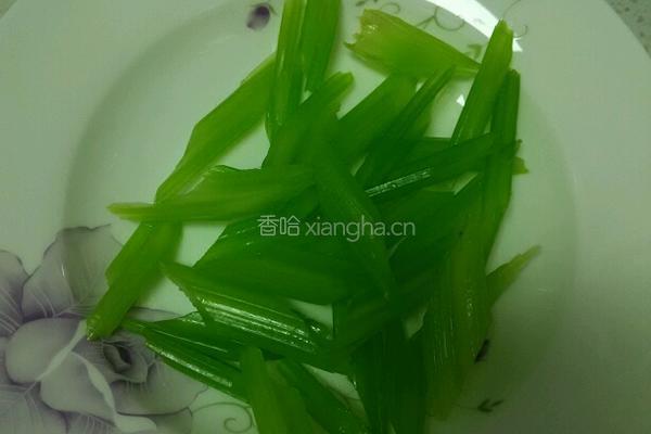 花椒油凉拌西芹虾仁的做法图解3