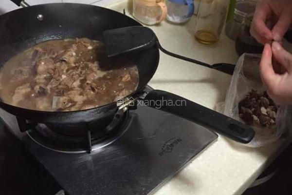 窝笋烧排骨的做法图解7
