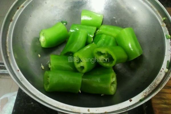 青椒肉末卷的做法图解2