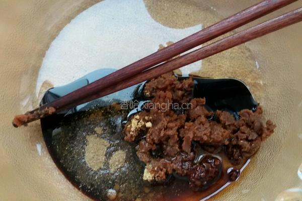 羊肉胡萝卜馅饺子的做法图解2