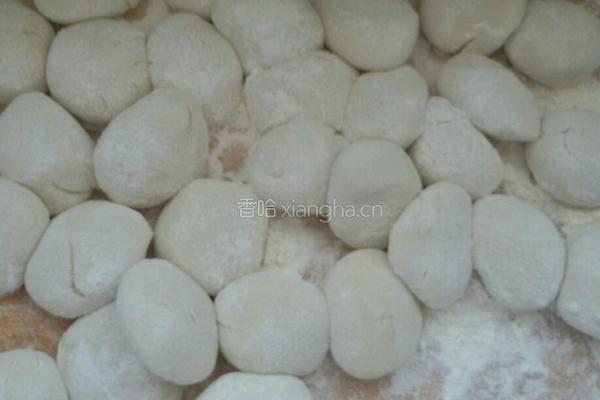 四鲜水晶煎饺。的做法图解9