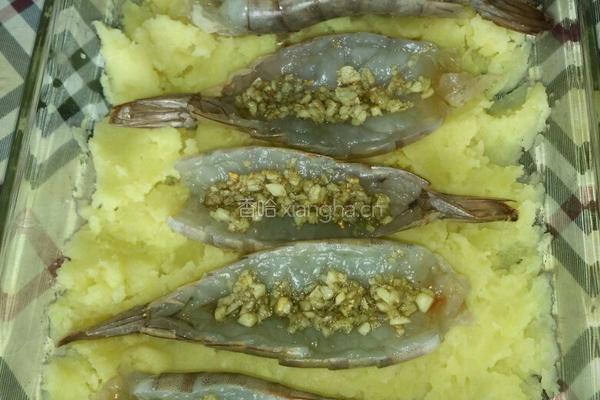 芝士鲜虾焗土豆泥的做法图解4