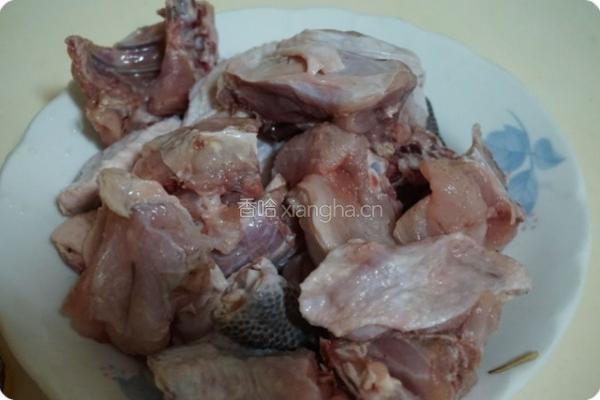 食谱牛蒡参炖鸡汤的做法图解3