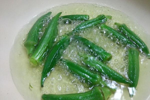 秋葵冷豆腐的做法图解2