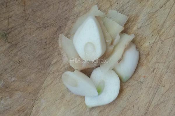 洋葱烧鸡腿。的做法图解1
