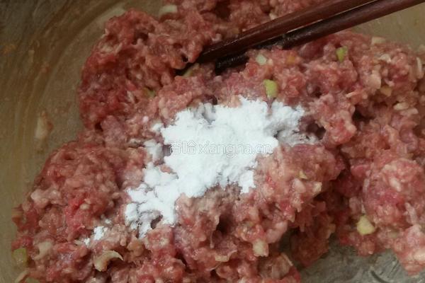 羊肉丸子氽冬瓜。的做法图解2