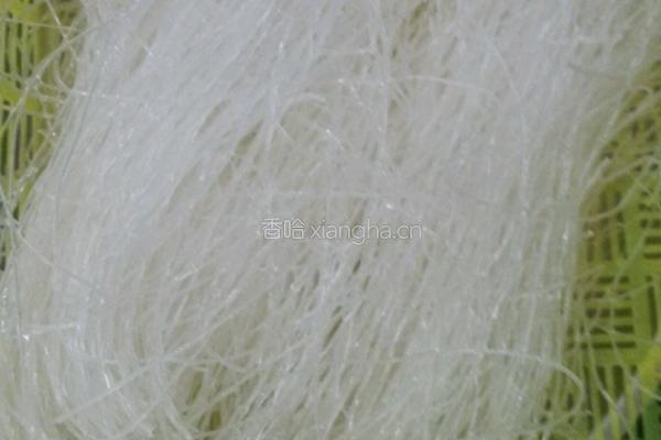 蒜蓉粉丝蒸带子的做法图解2