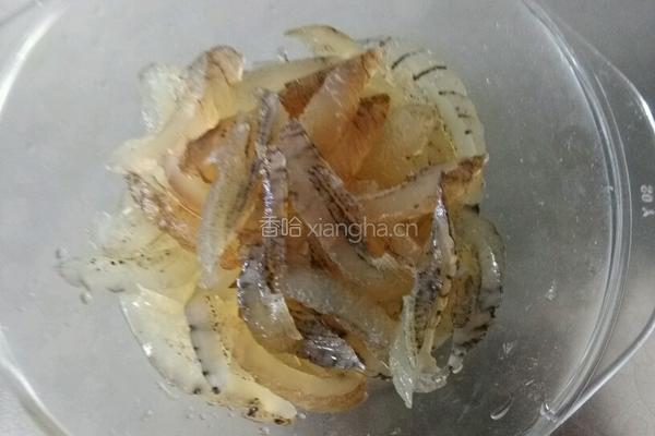 墨鱼炒海参的做法图解4