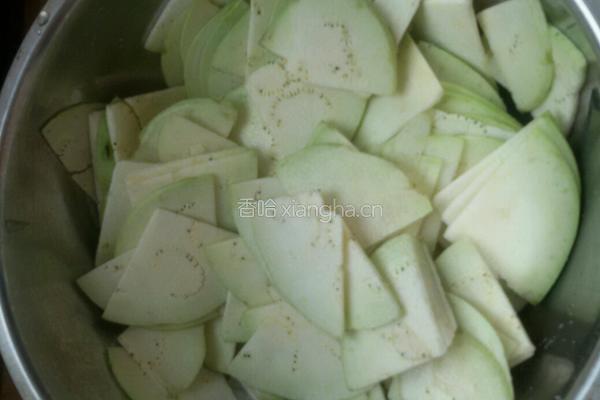 西红柿抄圆茄。的做法图解1