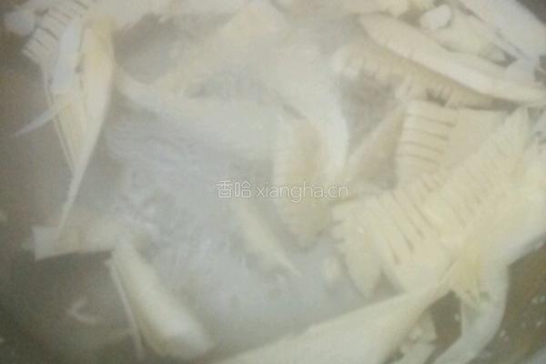 红烧竹笋五花肉的做法图解2
