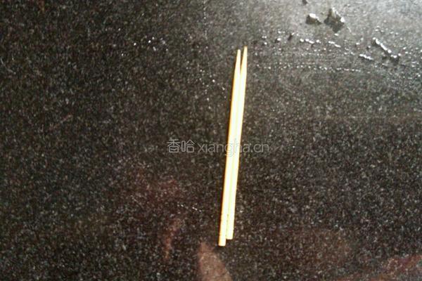 螺肉韭菜的做法图解2