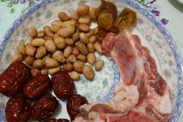 桂圆红枣排骨汤的做法图解1
