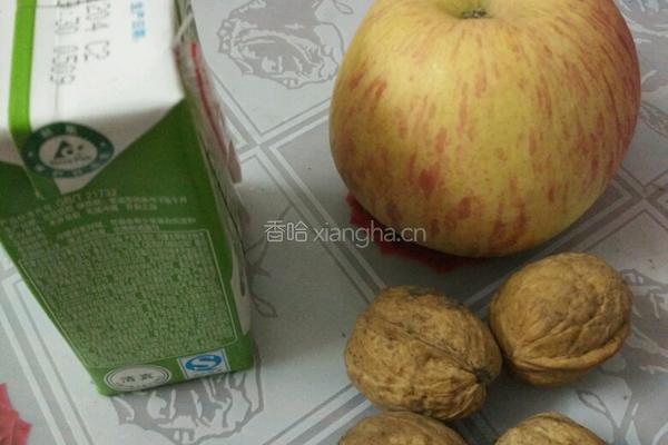 苹果牛奶的做法图解1
