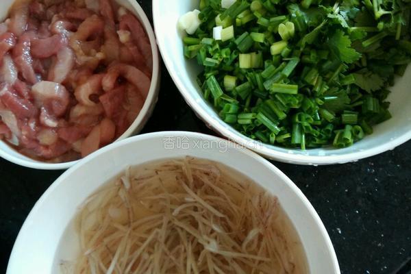 鱿鱼丝瘦肉刀切仔的做法图解2